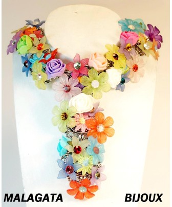 Collar Cascada Floreada